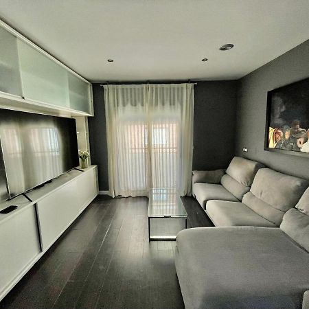 Moderno Apartamento Con Plaza De Garaje En Pleno Centro De Almeria Bagian luar foto