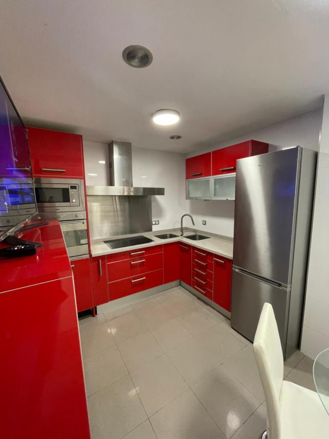 Moderno Apartamento Con Plaza De Garaje En Pleno Centro De Almeria Bagian luar foto