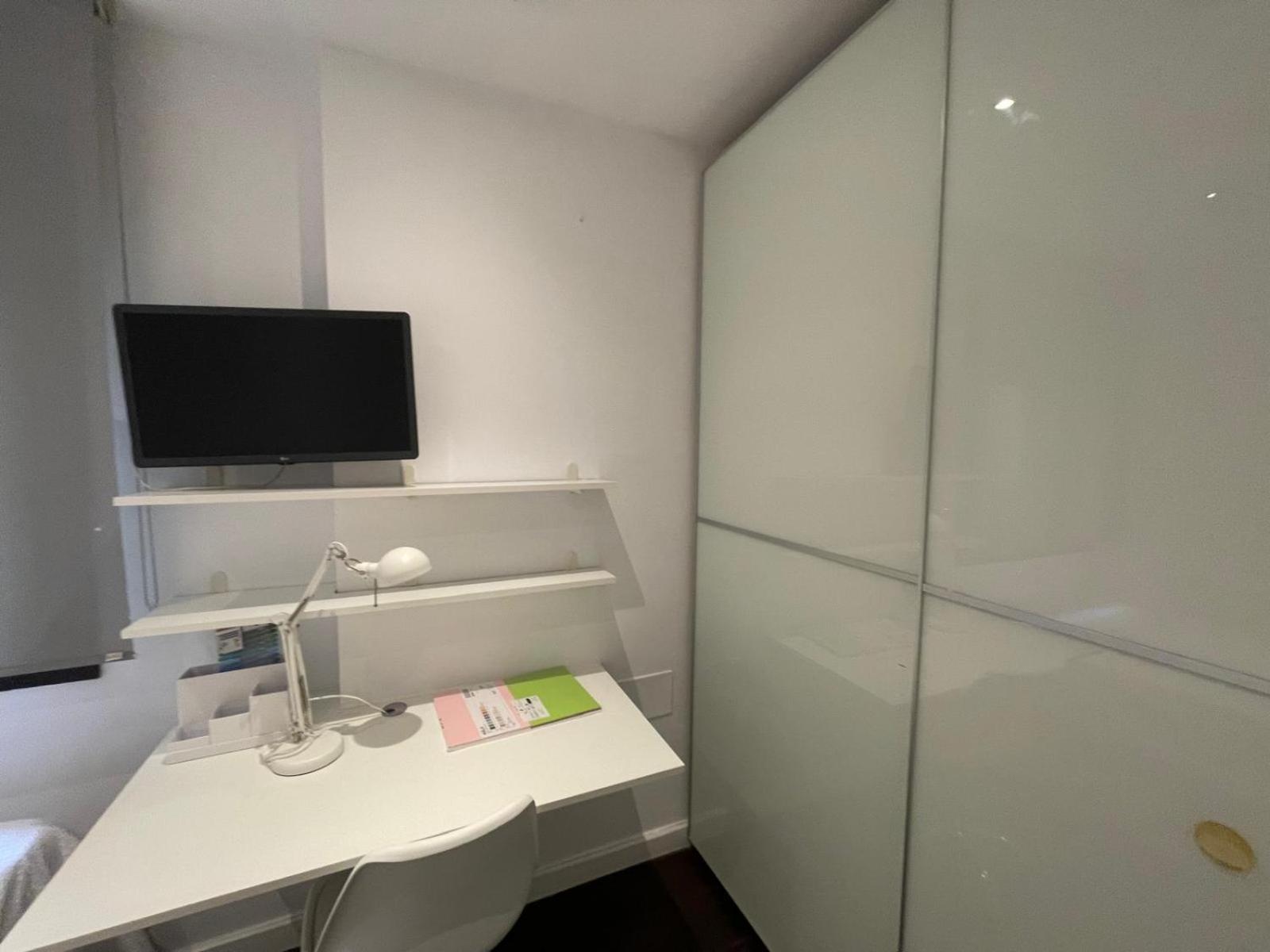 Moderno Apartamento Con Plaza De Garaje En Pleno Centro De Almeria Bagian luar foto